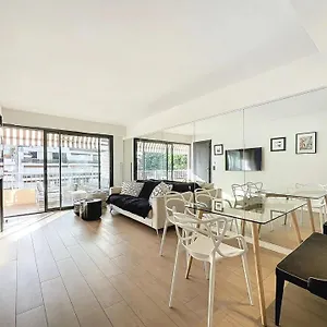 https://3p-between-croisette-beaches-and-antibes-street.fr-provencehotel.com