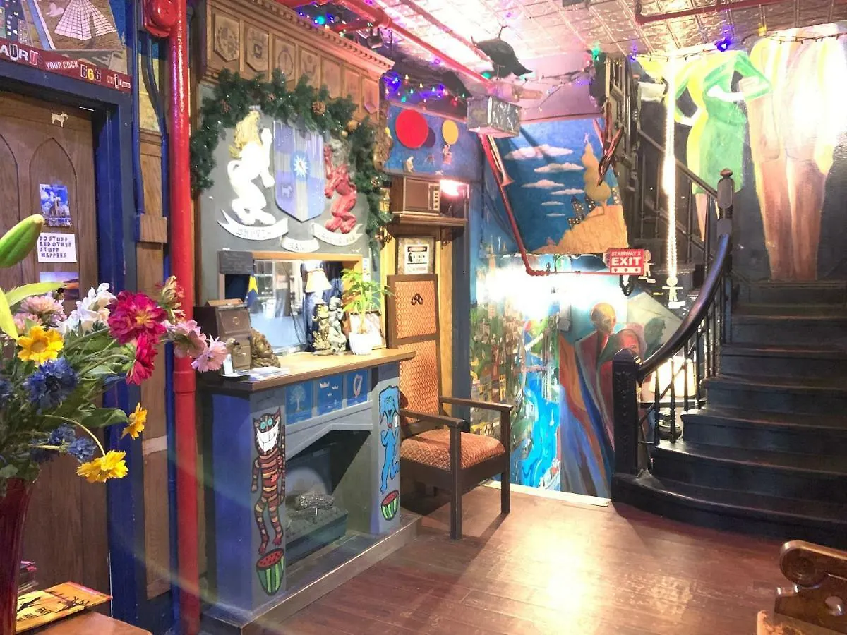 カールトン アームズ ホテル ニューヨーク 2*,